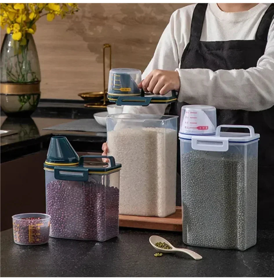 Dog Cat Food Pail Plastic Storage Tank with Measuring Cup